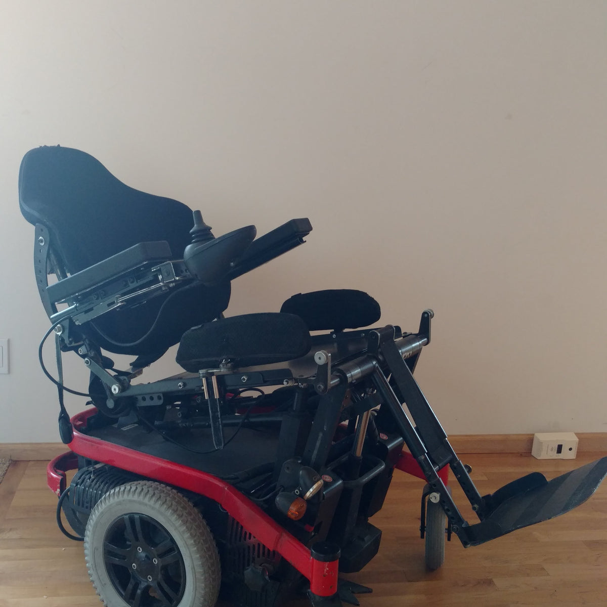 Refurbished Levo C3 Combi Standing Power Wheelchair - Inclusive Inc